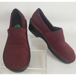 B.O.C. Born Concept Clogs 8M/W Burgundy Wine Corduroy Fabric Slip On Comfort